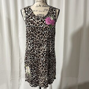 Betsey Johnson leopard embroidered nitey LARGE